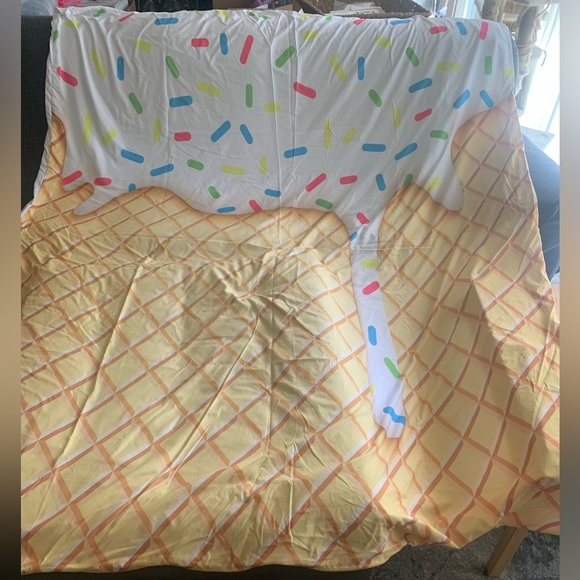 Ice cream sundae twin duvet and pillow sham - Picture 2 of 4